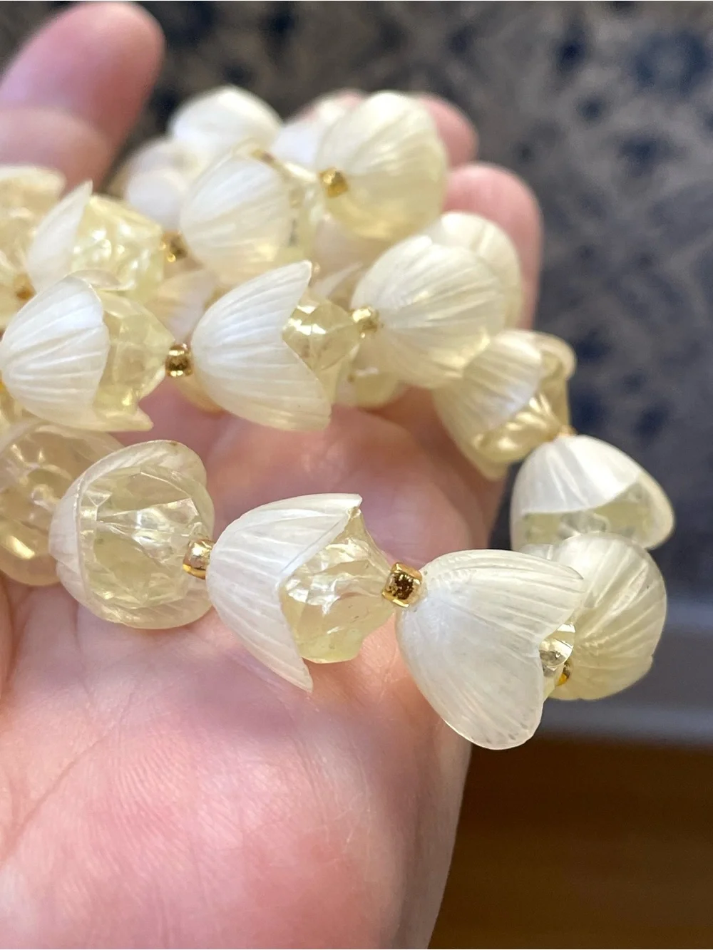 Vintage plastic flower bead long necklace glows fairycore
